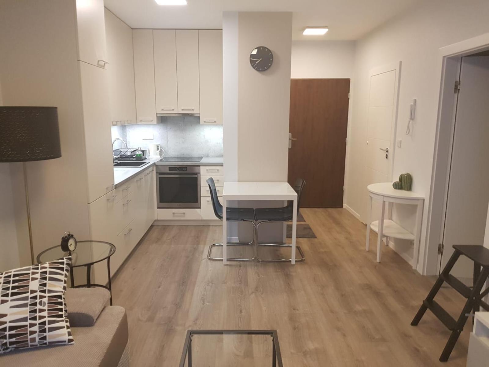 ורשה Modern Apartment Near To The Chopin'S Airport Cybernetyki 2A מראה חיצוני תמונה